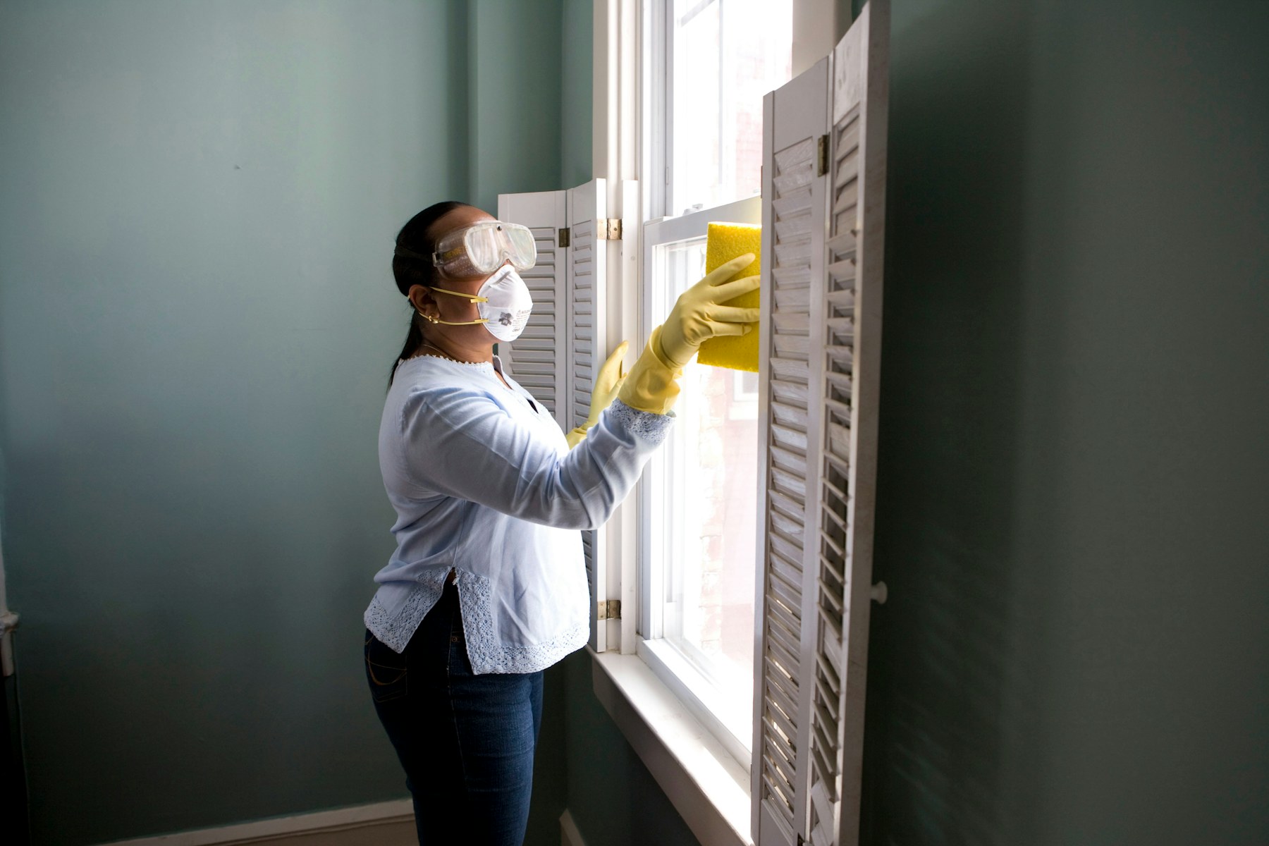 Residential service professional preparing for a home visit